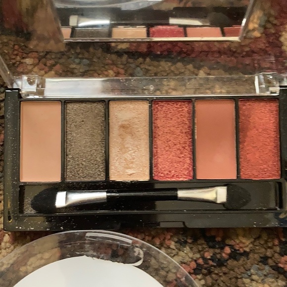 Makeup Bundle!! - Picture 6 of 7